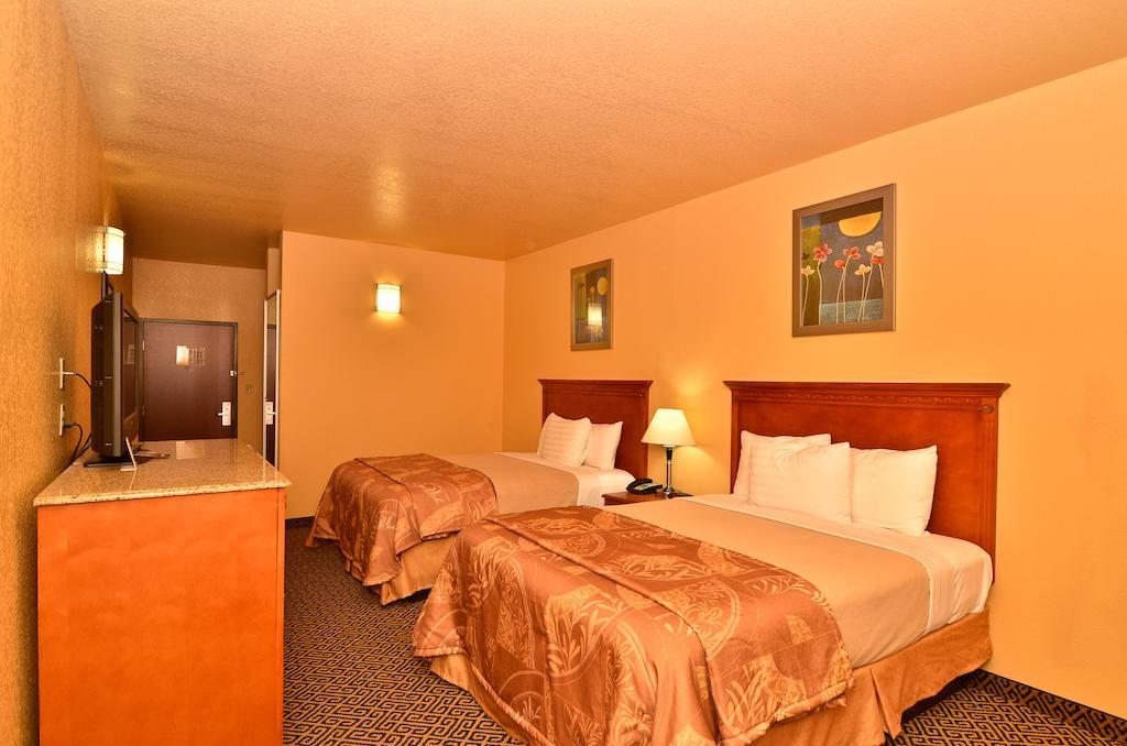 Hiway Inn Express Of Брокен-Боу Номер фото